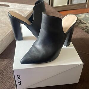 Black leather Mule
